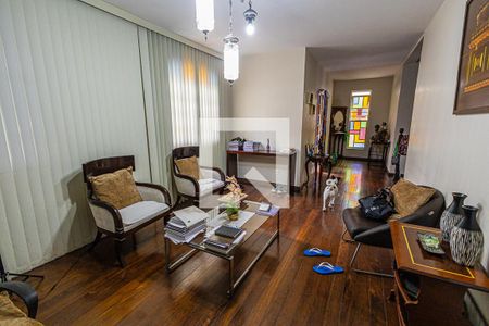Sala de casa à venda com 4 quartos, 480m² em Ouro Preto, Belo Horizonte