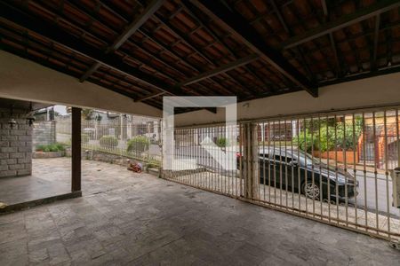 Casa à venda com 399m², 4 quartos e 3 vagas Casa à venda com 399m², 4 quartos e 3 vagasGaragem