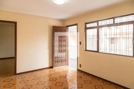 Sala de casa para alugar com 2 quartos, 200m² em Vila Ponte Rasa, São Paulo