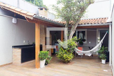 Casa à venda com 150m², 3 quartos e 4 vagas Casa à venda com 150m², 3 quartos e 4 vagasQuintal