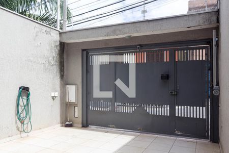 Casa à venda com 150m², 3 quartos e 4 vagas Casa à venda com 150m², 3 quartos e 4 vagasGaragem