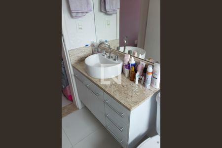 Casa à venda com 150m², 3 quartos e 4 vagas Casa à venda com 150m², 3 quartos e 4 vagasBanheiro da Suíte 1