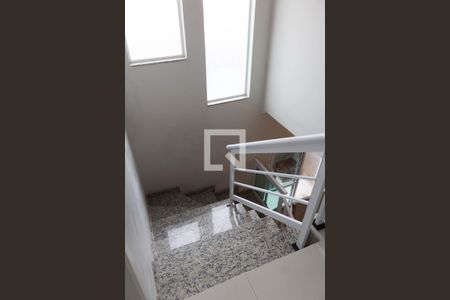 Escada de casa à venda com 3 quartos, 150m² em Vila Palmeiras, São Paulo