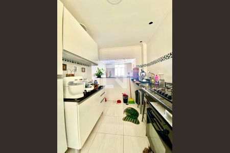 Apartamento à venda com 74m², 2 quartos e 1 vagaCozinha