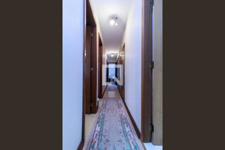 Apartamento à venda com 181m², 4 quartos e 2 vagasCorredor