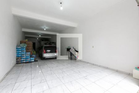 Casa à venda com 150m², 3 quartos e 4 vagas Casa à venda com 150m², 3 quartos e 4 vagasGaragem