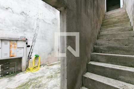 Casa à venda com 150m², 3 quartos e 4 vagas Casa à venda com 150m², 3 quartos e 4 vagasEscada / Entrada