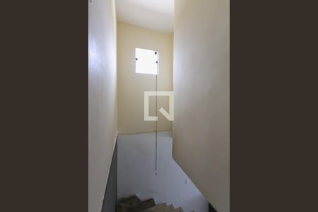 Casa à venda com 150m², 3 quartos e 4 vagas Casa à venda com 150m², 3 quartos e 4 vagasEscada