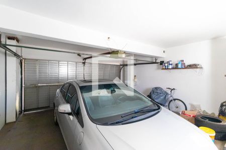 Casa à venda com 346m², 4 quartos e 3 vagas Casa à venda com 346m², 4 quartos e 3 vagasGaragem