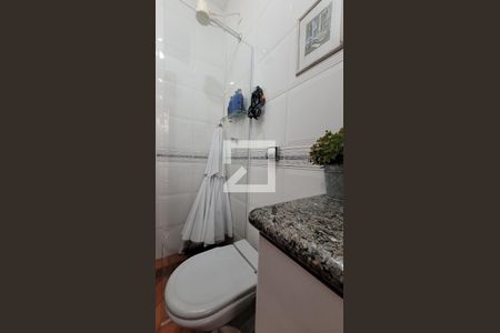 Casa à venda com 300m², 4 quartos e 4 vagas Casa à venda com 300m², 4 quartos e 4 vagasLavabo