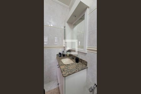 Casa à venda com 300m², 4 quartos e 4 vagas Casa à venda com 300m², 4 quartos e 4 vagasBanheiro Social