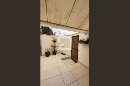 Casa à venda com 300m², 4 quartos e 4 vagas Casa à venda com 300m², 4 quartos e 4 vagasLavanderia