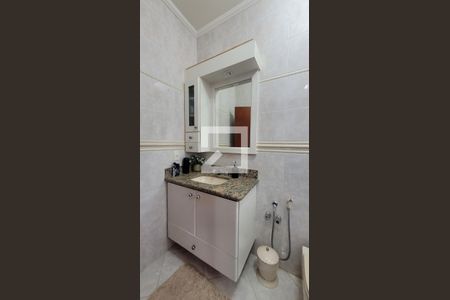 Casa à venda com 300m², 4 quartos e 4 vagas Casa à venda com 300m², 4 quartos e 4 vagasBanheiro Social