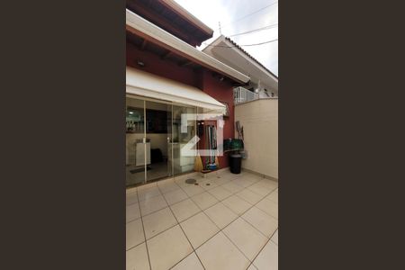 Casa à venda com 300m², 4 quartos e 4 vagas Casa à venda com 300m², 4 quartos e 4 vagasLavanderia