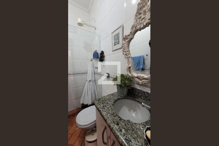 Casa à venda com 300m², 4 quartos e 4 vagas Casa à venda com 300m², 4 quartos e 4 vagasLavabo