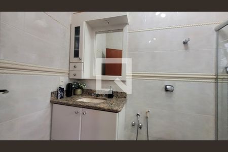 Casa à venda com 300m², 4 quartos e 4 vagas Casa à venda com 300m², 4 quartos e 4 vagasBanheiro da Suíte 1