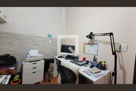 Casa à venda com 300m², 4 quartos e 4 vagas Casa à venda com 300m², 4 quartos e 4 vagasEscritório