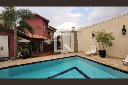 Casa à venda com 300m², 4 quartos e 4 vagas Casa à venda com 300m², 4 quartos e 4 vagasPiscina
