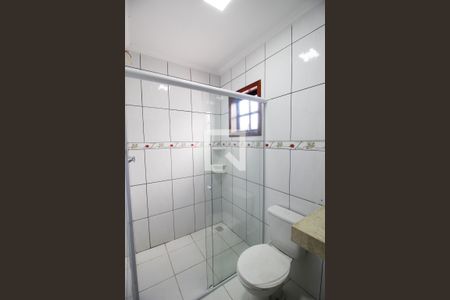 Banheiro da Suíte de casa de condomínio para alugar com 3 quartos, 151m² em Loteamento Dinora Rosa, Sorocaba