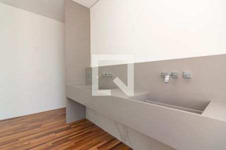 Casa à venda com 518m², 6 quartos e sem vagaBanheiro da Suíte 4