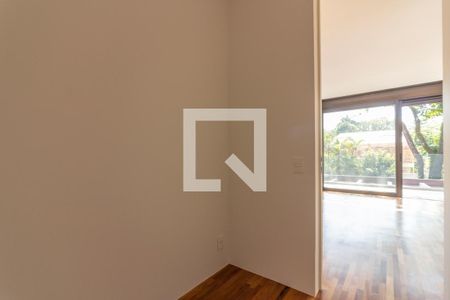 Closet da suíte 1 de casa à venda com 6 quartos, 518m² em Alto de Pinheiros, São Paulo