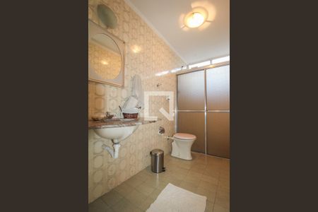 Casa à venda com 364m², 3 quartos e 4 vagasBanheiro 2