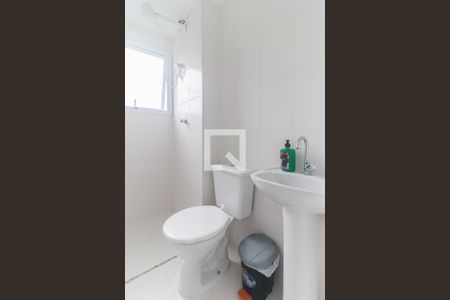Banheiro de kitnet/studio para alugar com 1 quarto, 28m² em Botujuru, Mogi das Cruzes