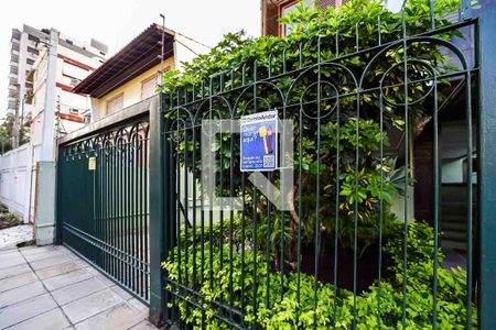 Apartamento à venda com 130m², 3 quartos e 1 vagaPlaquinha na fachada