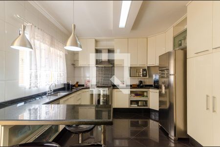 Casa à venda com 120m², 2 quartos e 2 vagas Casa à venda com 120m², 2 quartos e 2 vagasCozinha