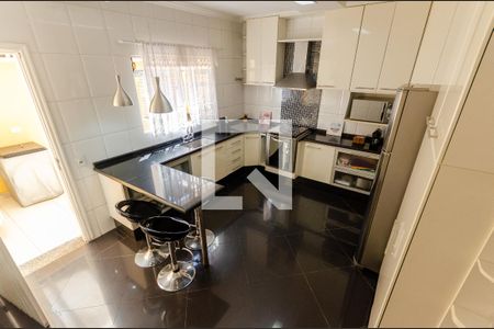 Casa à venda com 120m², 2 quartos e 2 vagas Casa à venda com 120m², 2 quartos e 2 vagasCozinha