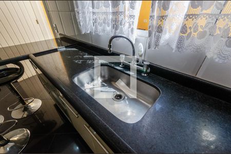 Casa à venda com 120m², 2 quartos e 2 vagas Casa à venda com 120m², 2 quartos e 2 vagasCozinha