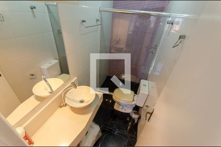 Casa à venda com 120m², 2 quartos e 2 vagas Casa à venda com 120m², 2 quartos e 2 vagasBanheiro da Suíte 2