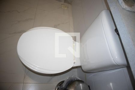 Casa de condomínio à venda com 70m², 2 quartos e sem vagaBanheiro