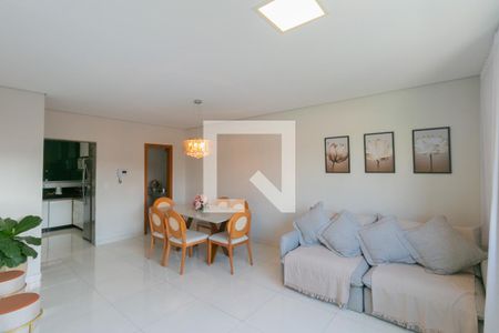 Sala de casa à venda com 3 quartos, 182m² em Santa Terezinha, Belo Horizonte