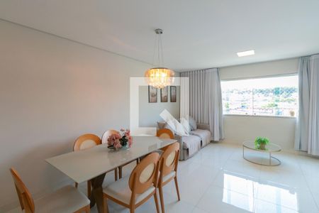 Sala de casa à venda com 3 quartos, 182m² em Santa Terezinha, Belo Horizonte