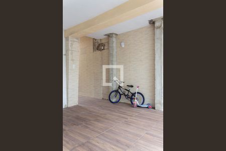 Casa à venda com 180m², 3 quartos e 2 vagas Casa à venda com 180m², 3 quartos e 2 vagasGaragem