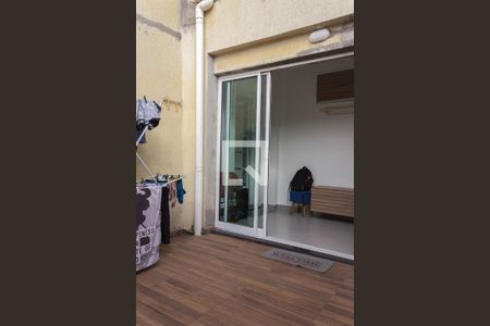 Casa à venda com 180m², 3 quartos e 2 vagas Casa à venda com 180m², 3 quartos e 2 vagasQuintal