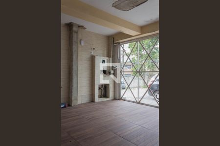 Casa à venda com 180m², 3 quartos e 2 vagas Casa à venda com 180m², 3 quartos e 2 vagasGaragem