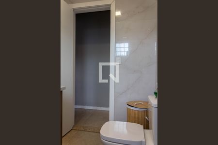 Casa à venda com 180m², 3 quartos e 2 vagas Casa à venda com 180m², 3 quartos e 2 vagasBanheiro