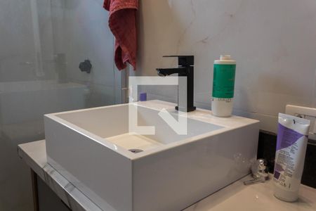 Casa à venda com 180m², 3 quartos e 2 vagas Casa à venda com 180m², 3 quartos e 2 vagasBanheiro