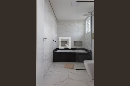 Casa à venda com 180m², 3 quartos e 2 vagas Casa à venda com 180m², 3 quartos e 2 vagasBanheiro da Suíte 1