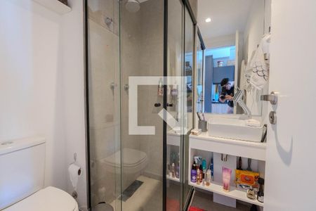 Banheiro de kitnet/studio para alugar com 1 quarto, 18m² em Bela Vista, São Paulo