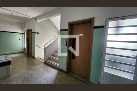 Apartamento para alugar com 39m², 1 quarto e 1 vagaEscada