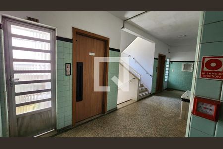 Apartamento para alugar com 39m², 1 quarto e 1 vagaEscada