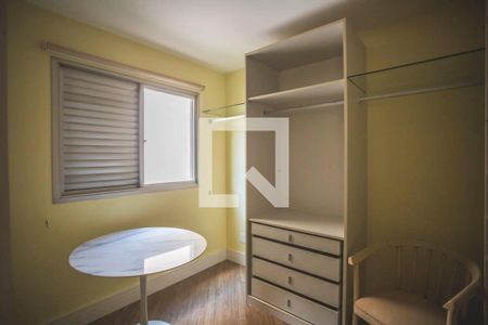 Apartamento à venda com 82m², 2 quartos e 1 vagaQuarto 2