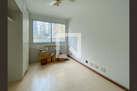 Apartamento à venda com 128m², 3 quartos e 1 vagaSuite