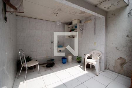Casa para alugar com 100m², 2 quartos e 1 vagaQuintal