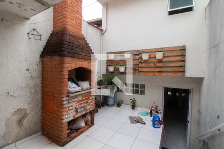 Casa para alugar com 100m², 2 quartos e 1 vagaQuintal