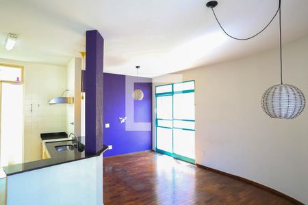 Sala de apartamento para alugar com 2 quartos, 80m² em Serra, Belo Horizonte