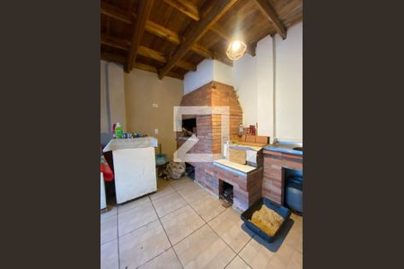 Casa à venda com 330m², 5 quartos e 4 vagasChurrasqueira